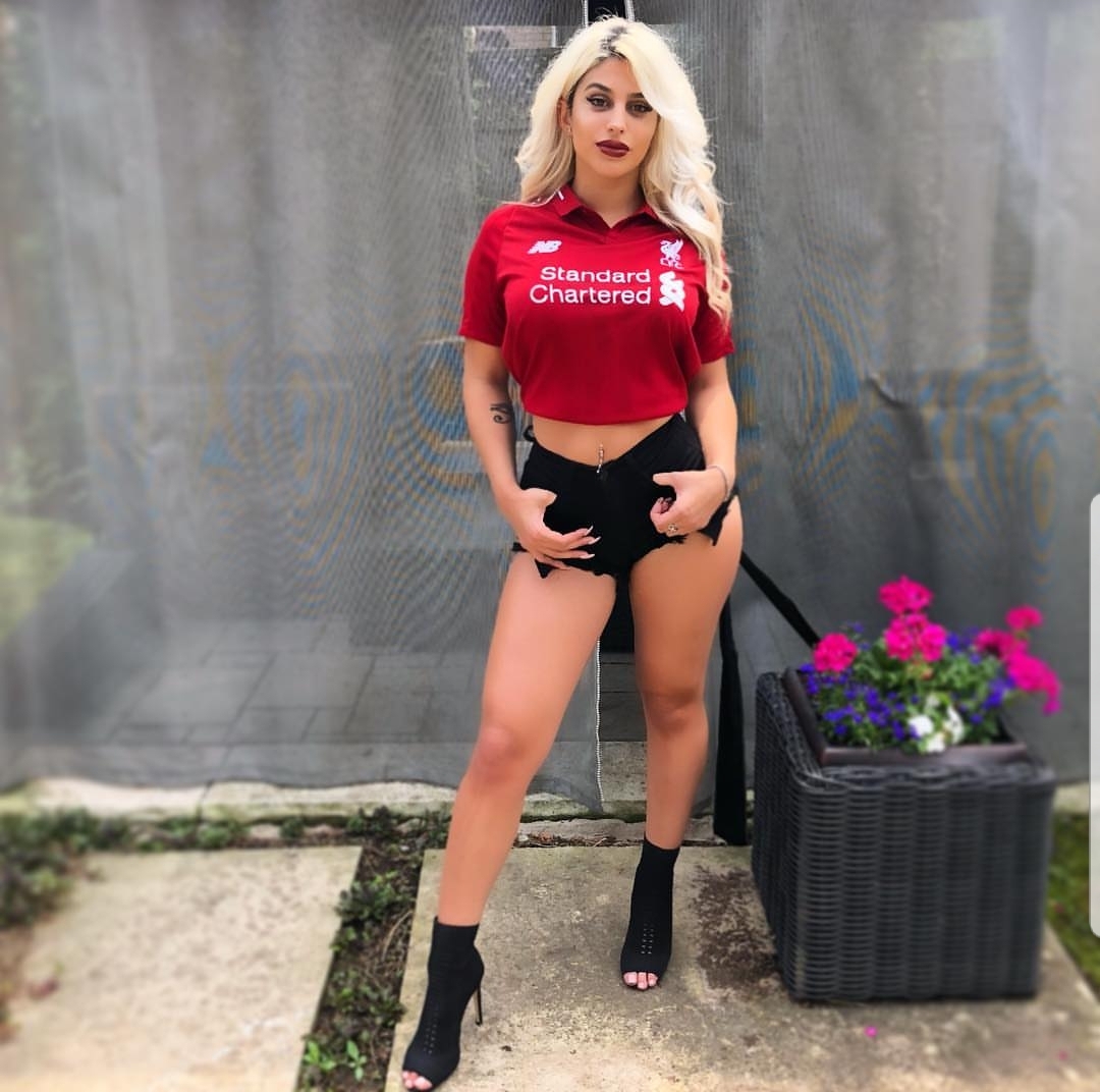 Yüksek sınıf escort Chakriya Olgun Escort Bayan